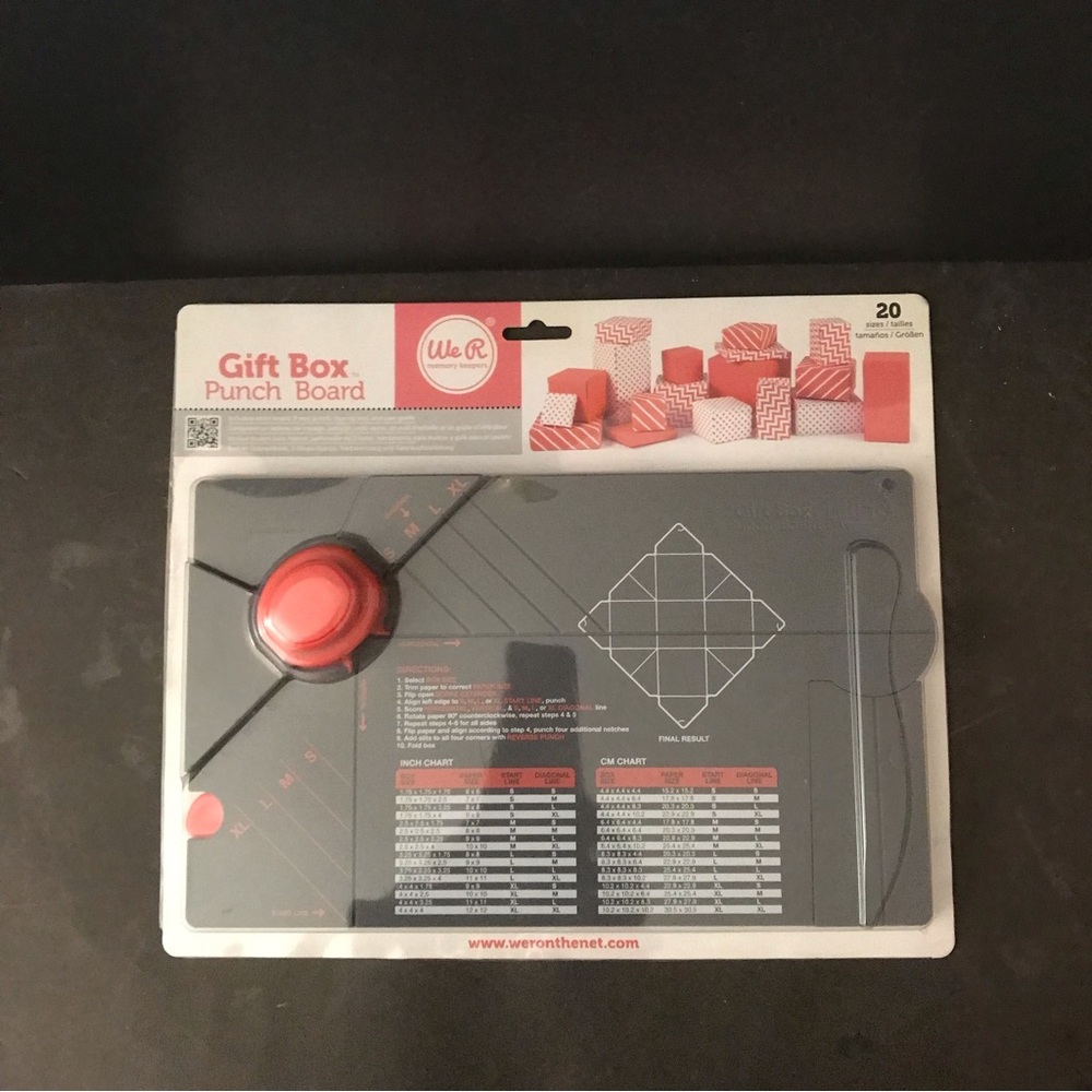 We R Memory Keepers Gift Box Punch Board - 20 sizes